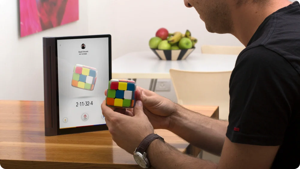 how many people can solve a rubik's cube​